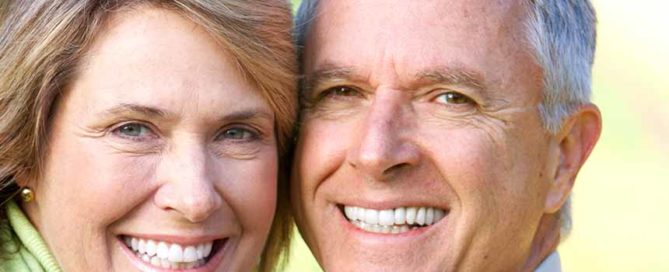 Dental implantlarla daha genç bir görünüm