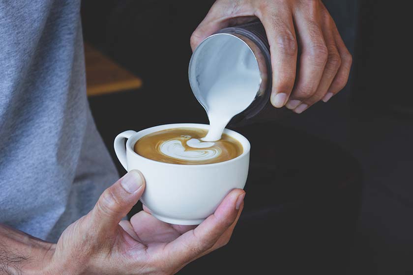 Wie beeinflusst Kaffee die Zähne?